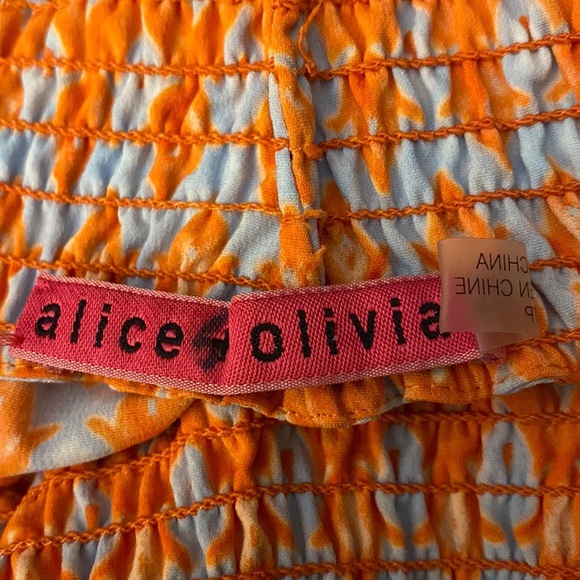 Alice + Olivia Ikat Pattern Elastic Waist Shorts (10) - Picture 4 of 5